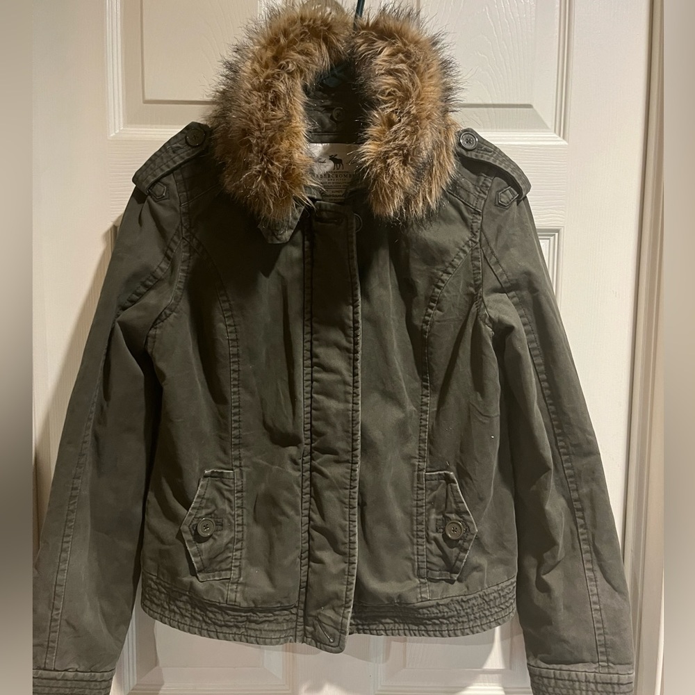 Abercrombie & Fitch Olive Green Army Utility Jacket / Coat with Fur Collar